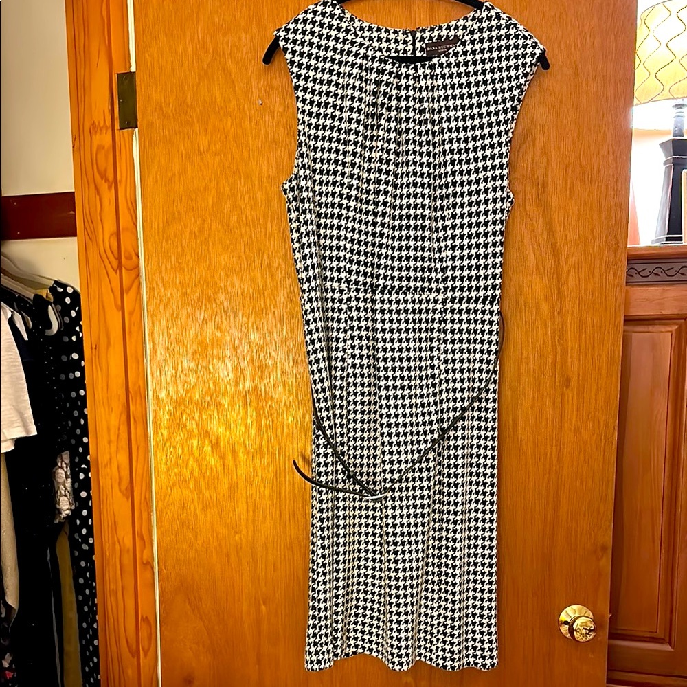 Dana Buchman Black and White Sheath Houndstooth Midi Dress